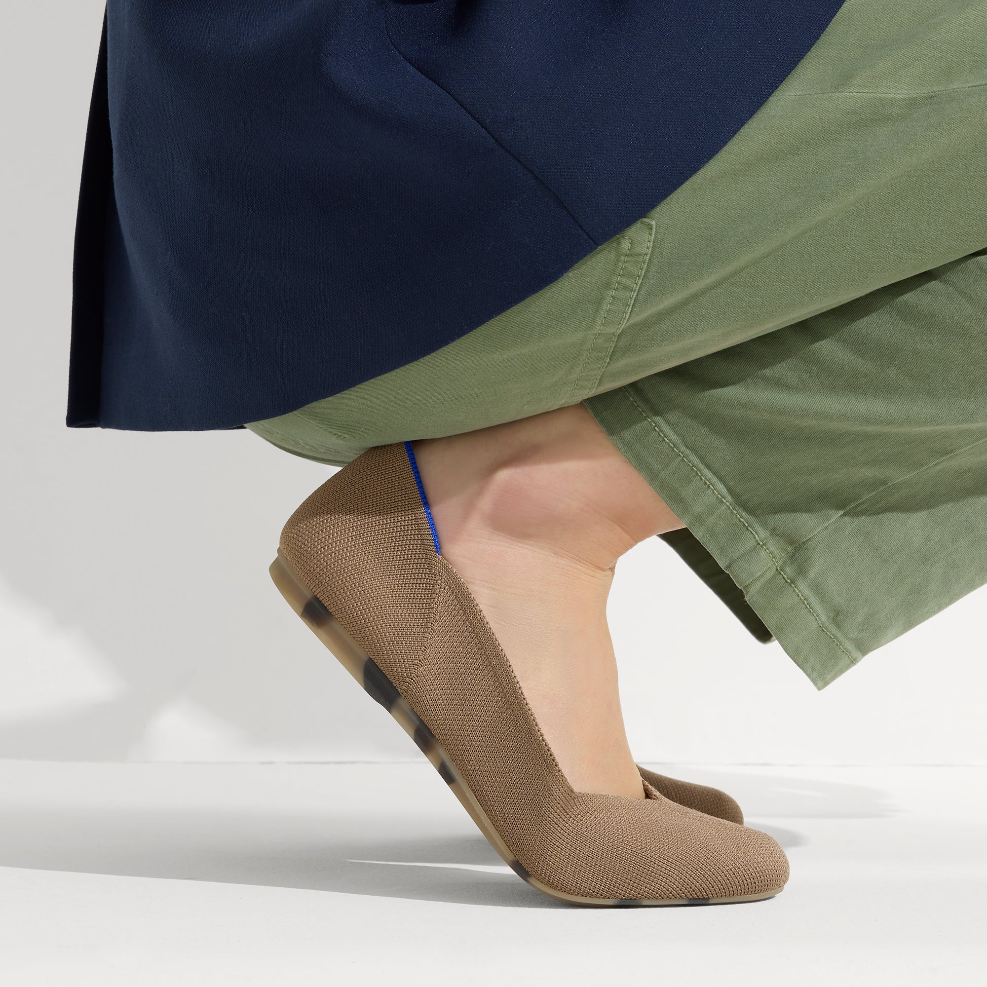 hover | Model wearing The Flat in Portobello.