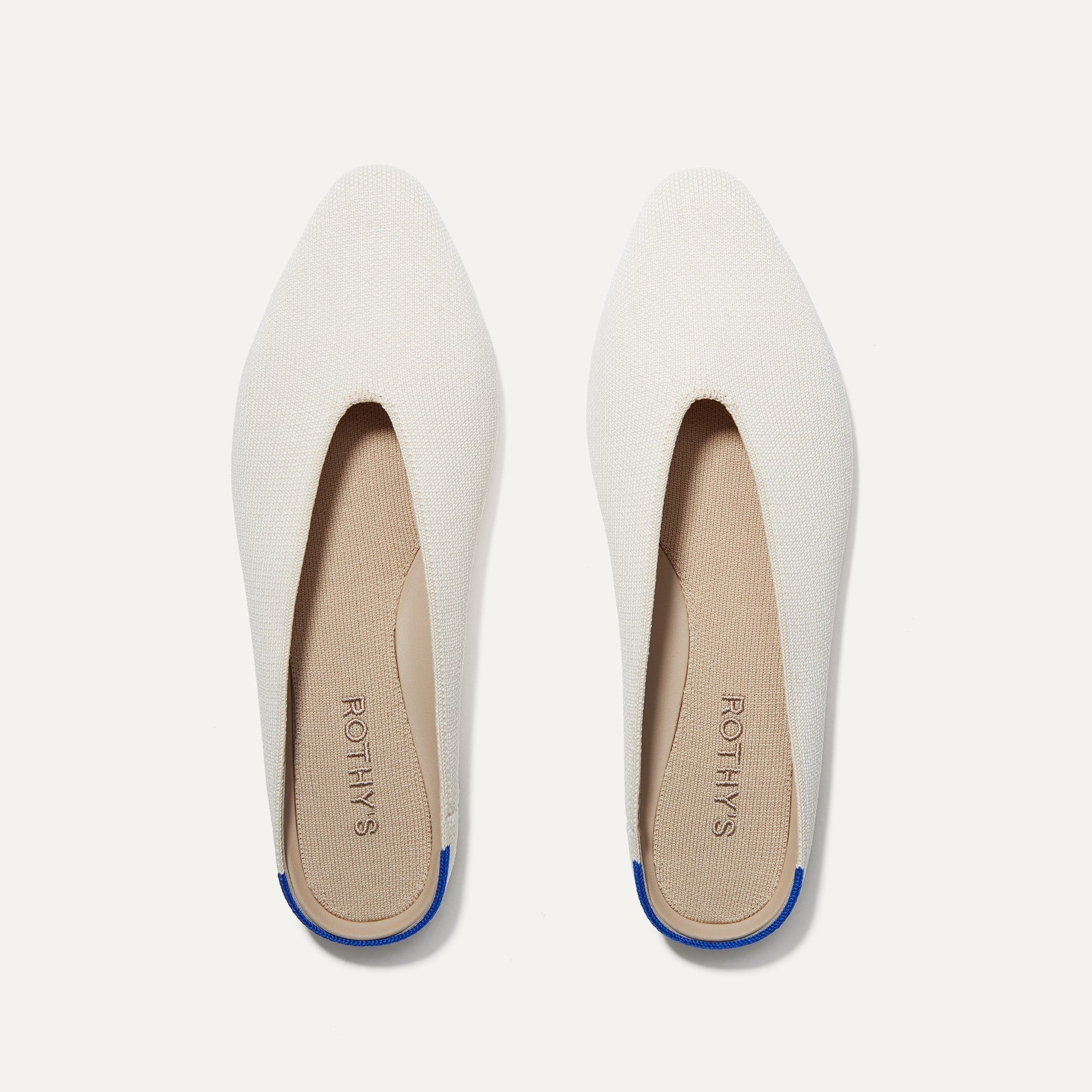 The Almond Demi in Vanilla Bean shown from the top.