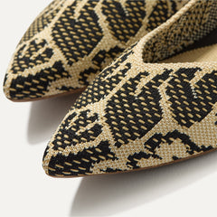 Close up of The Point II in Bouquet, shown in diagonal view. 