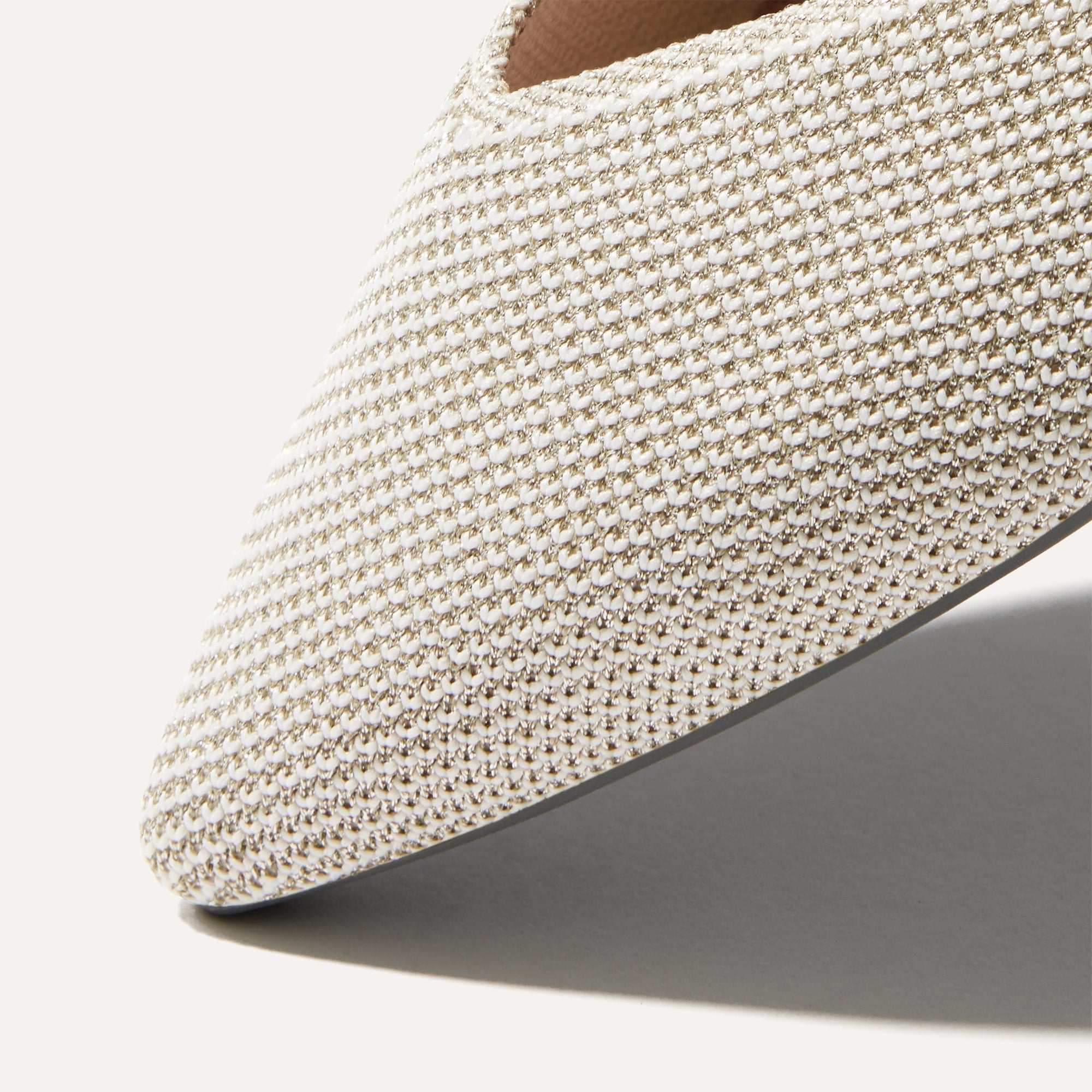 Close up of The Point II in Diamond Twill, shown in diagonal view. 