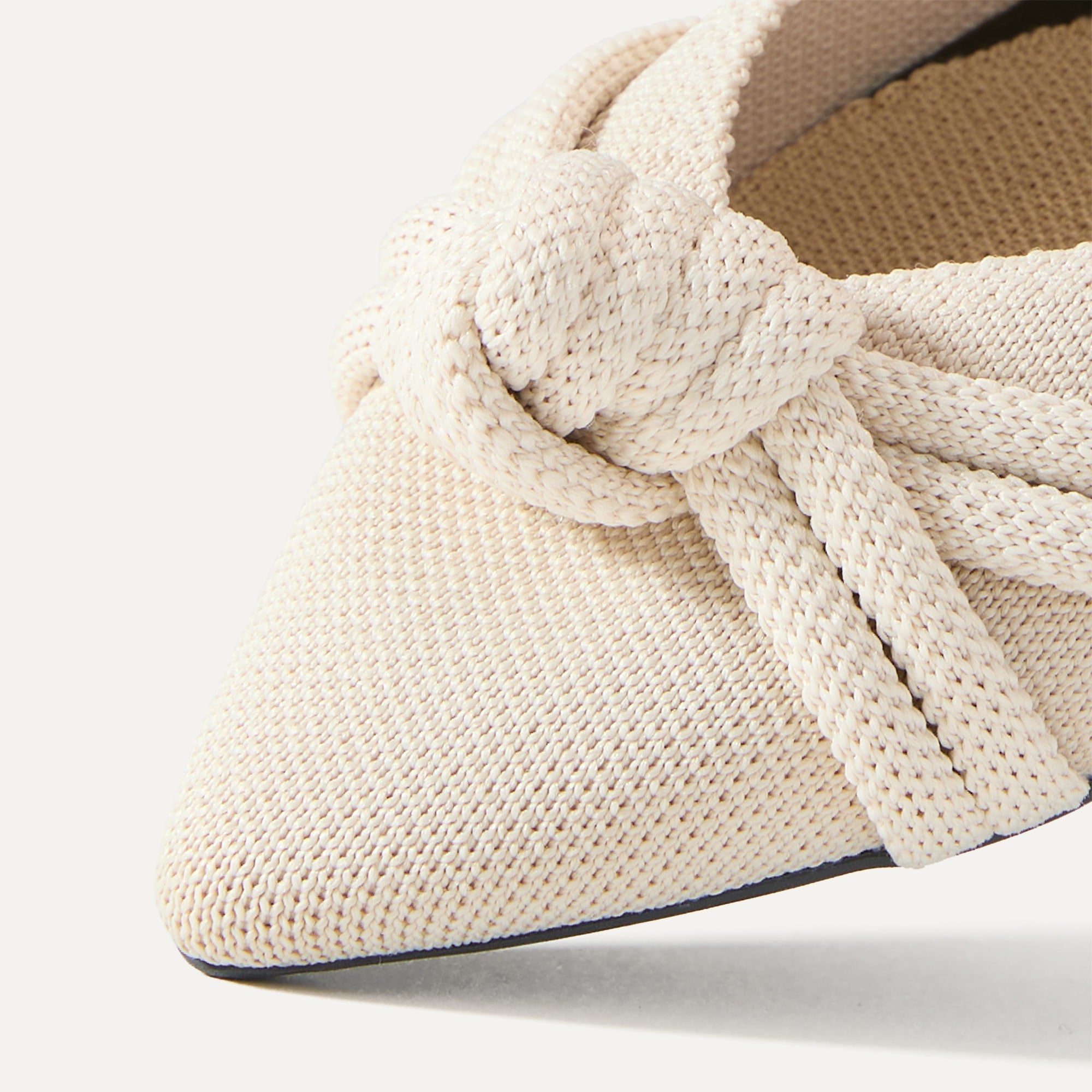 Close up of the toe and vamp of The Knot Point II in Conch.