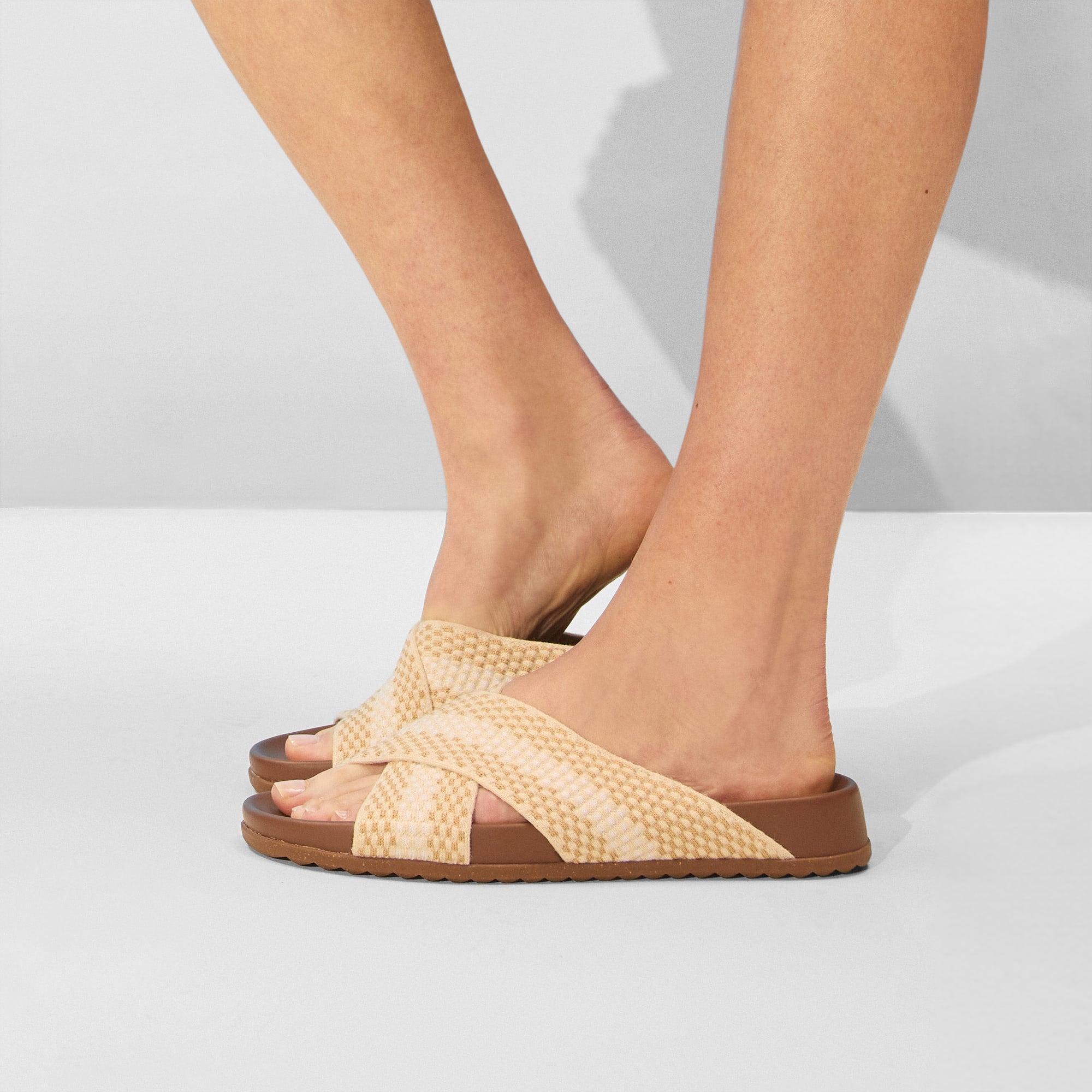 hover | Model wearing The Weekend Slide in Vanilla Cone.