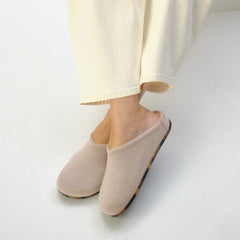 hover | Model wearing The Casual Clog in Dove.