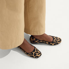 hover | Model wearing The Max Square in Amber Cat.