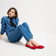 Alternate view of a model wearing The Bow Point II in Cupid.