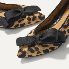 Close up of The Bow Point II in Sable Spot, shown in diagonal view. 