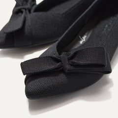 Close up of the toe and vamp of The Bow Point II in Siren.