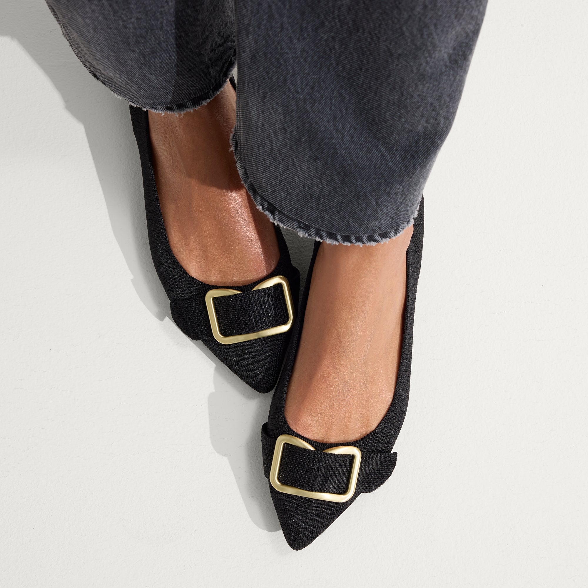 hover | Model wearing The Emblem Point II in Black.